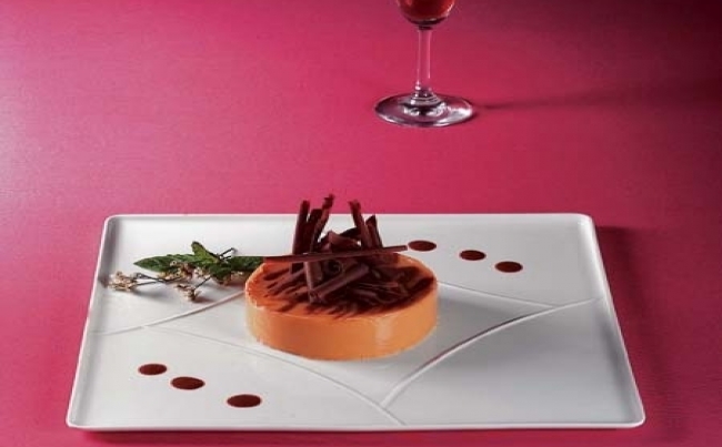 Mousse de lúcuma con base crocante de pecanas